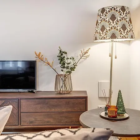 Domillion Cozy 2bdr On Stikliu Str S43